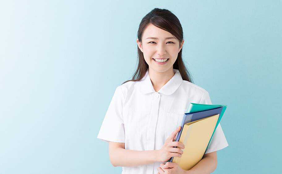 女性の看護助手イメージ